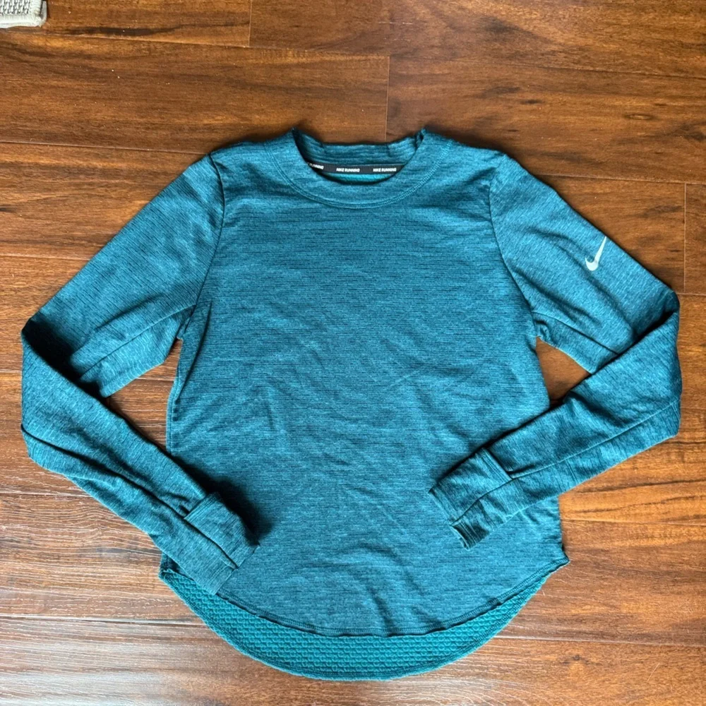 Nike Sphere Element Running Top size small
